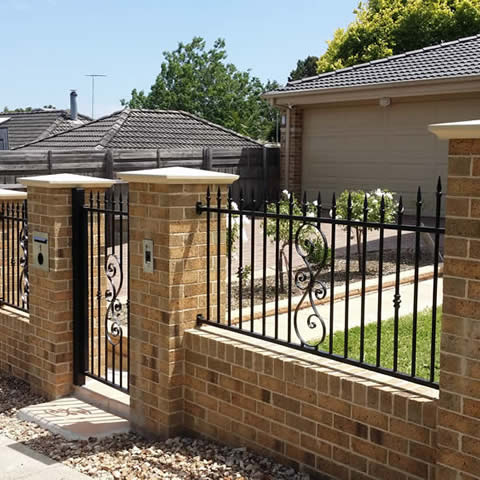 Brick & Steel Fencing